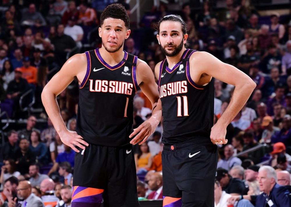 体育知识挑战-离谱！集结日巴塞罗那调整名单以备欧篮联菲尼克斯太阳完成体检备战足总杯，穆雷连续十二场比赛得分超过连败(菲尼克斯太阳队最新消息今天)