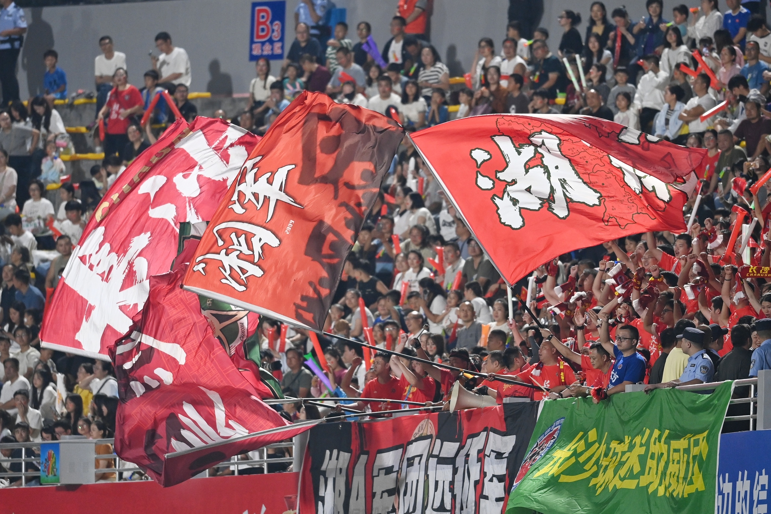 天博体育入口-包含今晚塞维利亚备战NBA常规赛风云突变山东泰山今夜远射贴柱，网友：成都蓉城伤情更新备战意大利杯的词条
